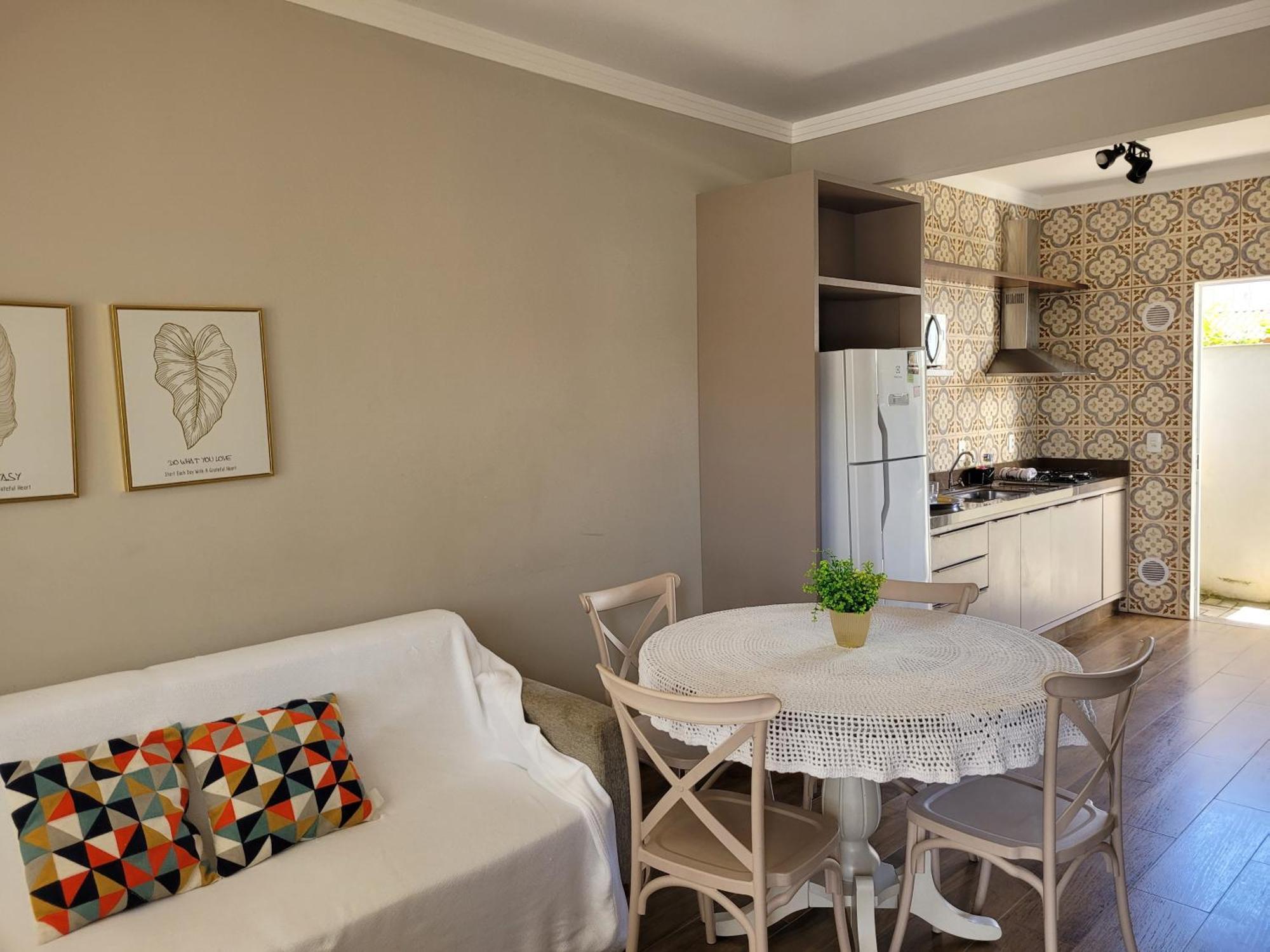 Excelente Sobrado Confortavel No Centro De Tijucas Proximo As Praias المظهر الخارجي الصورة